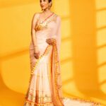 Sophie Choudry Instagram - Happiness is saris & modaks💛 #ganeshchaturthi #ganpati Outfit @gopivaiddesigns HMU @harryrajput64 📸 @ishanzaka #sari #pastelprettiness #styleinspo #desigiril #happiness #sophiechoudry