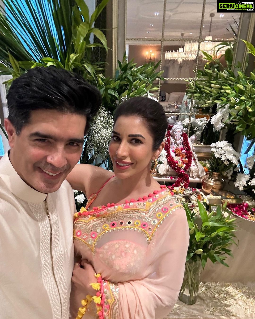 Sophie Choudry Instagram - Happy Ganesh Chathurthi! May you and your loved ones be blessed with happiness & prosperity💕🙏🏼 #ganpati #ganeshchaturthi