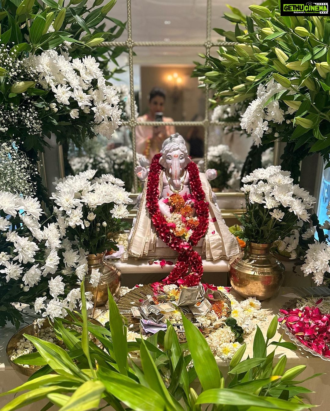 Sophie Choudry Instagram - Happy Ganesh Chathurthi! May you and your loved ones be blessed with happiness & prosperity💕🙏🏼 #ganpati #ganeshchaturthi