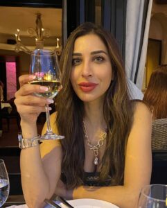Sophie Choudry Instagram - Une seule nuit✨ #Paris #summer #aneveninginparis #takemeback #tbt #eiffeltower #latoureiffel #laseine #traveldiaries ##parisisalwaysagoodidea #sophiechoudry Paris , The City Of Love