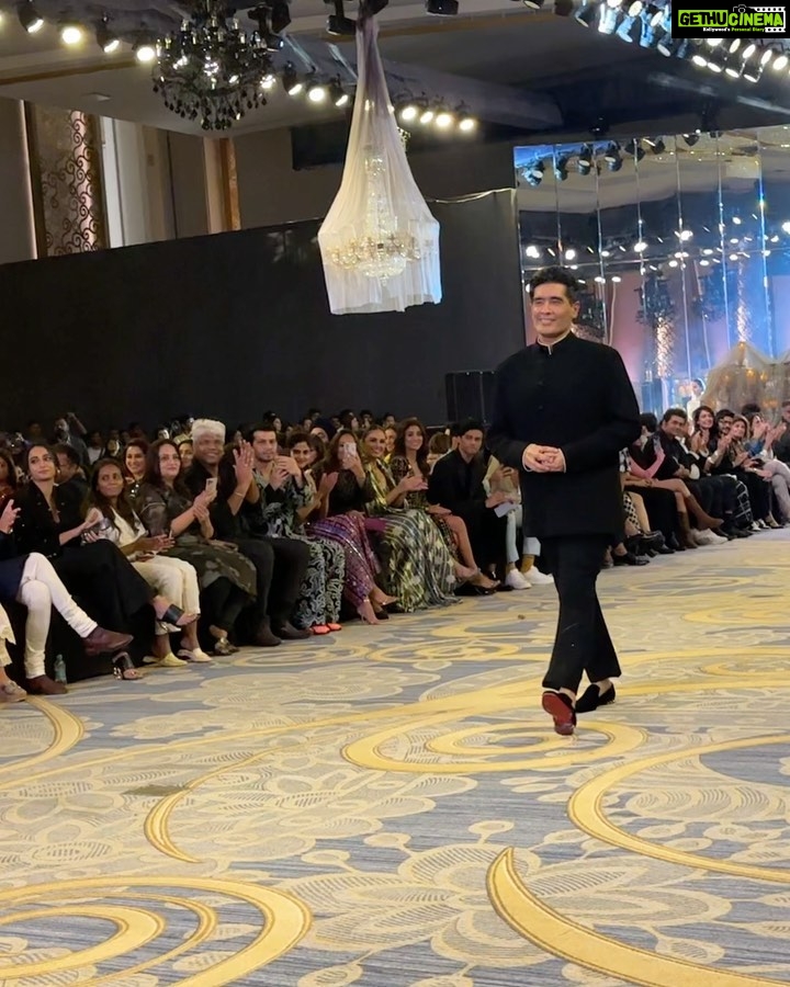 Sophie Choudry Instagram - Celebrating 18years of my dearest @manishmalhotra05 ‘s label at his fantastic show!! Your desire to achieve greater heights, your incessant hard work, your pursuit of excellence is forever inspiring and I’m so proud of you my dearest MM❤️ #manishmalhotra #manishmalhotralabel #sophiechoudry #couture #fashionshow Hair @tejisinghofficial Assist Sunny