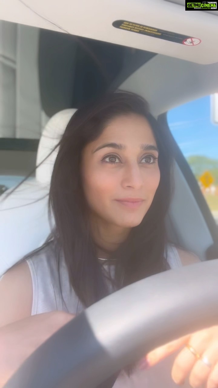 Soumya Seth Instagram - Itβs been a while I have felt like this. I am very grateful for where I am in my life but somehow right now I need that positive me back. Abracadabra Make Somya Happy Go Lucky Again!! ππ»π«£π€π»β¨βοΈπ«βοΈπ π«°π» Great Falls, Virginia