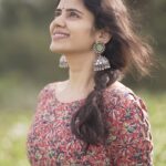 Soundariya Nanjundan Instagram - நெற்றி பொட்டில் என்னை உருட்டி வைத்தாளே... 🍂 . No makeup face🤎 . Outfit- @yaakkai_apparel 🎥- @barath_blze Styling- @tharsika_tharshi ✨ . . . . #JoshMeinAaja @officialjoshapp @joshapp.tamil . #soundariyananjundan Tamilnadu,India