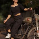 Soundariya Nanjundan Instagram - Ask me anything in the comments 🖤 🌟 🌟 🌟 🌟 🌟 #soundariyananjundan #ootd #instagram #instagood #love #like #follow #photography #photooftheday #instadaily #likeforlikes #picoftheday #fashion #instalike #beautiful #followforfollowback #outfit #art #photo #black #followｍe #smile #happy #insta #nature #style #life #india #likeforfollow #nomakeup