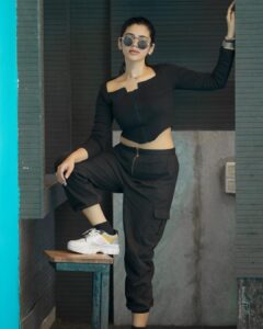 Soundariya Nanjundan Instagram - Ask me anything in the comments 🖤

 

🌟 

🌟 

🌟 

🌟 

🌟 

#soundariyananjundan #ootd #instagram #instagood  #love #like #follow #photography #photooftheday #instadaily #likeforlikes #picoftheday #fashion #instalike #beautiful  #followforfollowback #outfit #art #photo #black #followｍe #smile #happy #insta #nature #style #life  #india #likeforfollow #nomakeup