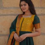 Soundariya Nanjundan Instagram - It's a perfect salwar day❤️ . Outfit- @instorefashions 📸- @kavinilavan_filmmaker . . . . . . #soundariyananjundan #photo #salwar #salwarsuits #indian #fashion #flowers #followforfollowback #like #instadaily #outfit #indianwear #ethnicwear #actor #actress #blogger #style #instadaily #outfitinspo #instagram #instalike #indianfashion #instapic #traditional #likesforlike #instagood #india #kollywood #like #instagram #instaphoto #photography #ootd