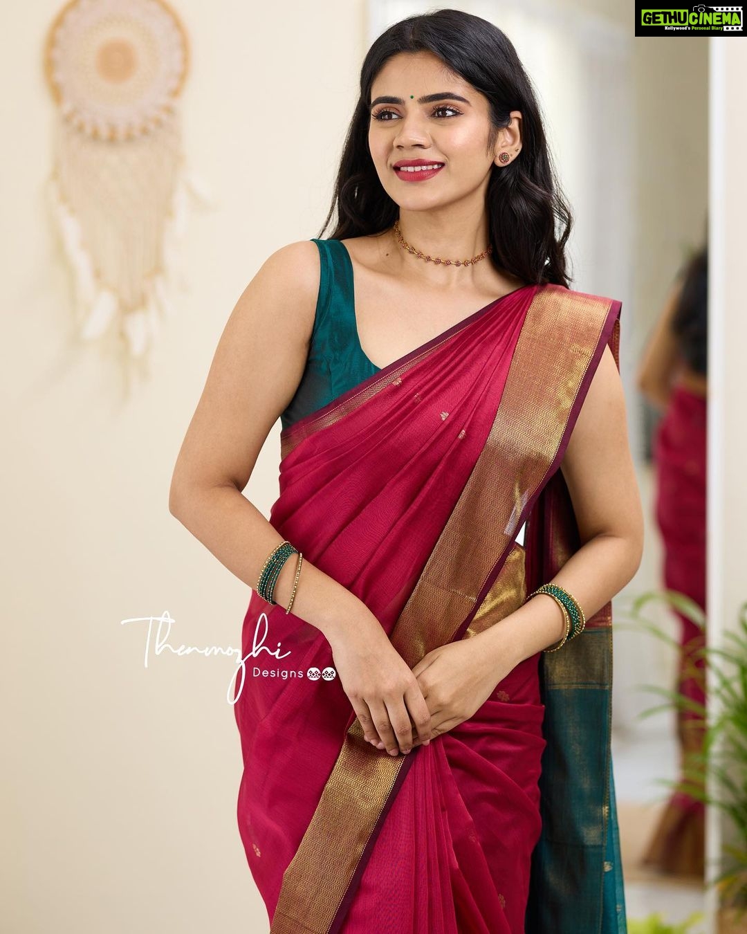 Soundariya Nanjundan Instagram - Elegance🩷 . Sarees- @thenmozhidesigns 📸- @iamvigneshjayakumar Makeover & hairdo- @priyaprabu_artistry Jewelry- @kanakadhara_jewellery @rimliboutique . . . . #soundariyananjundan #sarees #saree #sareelove #fashion #sareelovers #model #sareesofinstagram #ethnicwear #sareeblouse #silksarees #sareefashion #blogger #indianwear #sareeindia #photo #actor #indianfashion #sareedraping #outfit #designersarees #fashionblogger #india #sareelover #sareestyle #instagram #instadaily #instagood #instalike #blogger #fashion #ootd