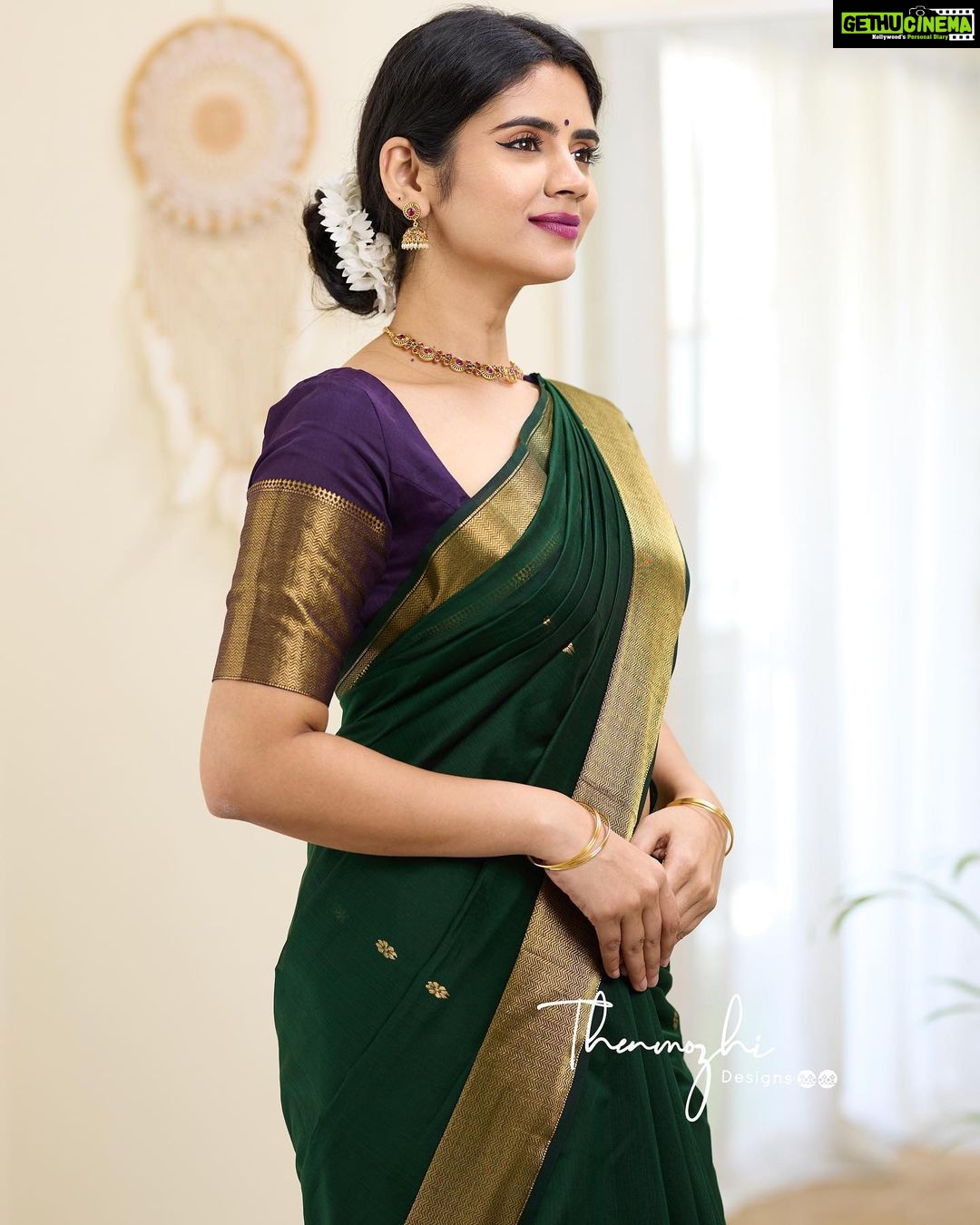Soundariya Nanjundan Instagram - Elegance🩷 . Sarees- @thenmozhidesigns 📸- @iamvigneshjayakumar Makeover & hairdo- @priyaprabu_artistry Jewelry- @kanakadhara_jewellery @rimliboutique . . . . #soundariyananjundan #sarees #saree #sareelove #fashion #sareelovers #model #sareesofinstagram #ethnicwear #sareeblouse #silksarees #sareefashion #blogger #indianwear #sareeindia #photo #actor #indianfashion #sareedraping #outfit #designersarees #fashionblogger #india #sareelover #sareestyle #instagram #instadaily #instagood #instalike #blogger #fashion #ootd