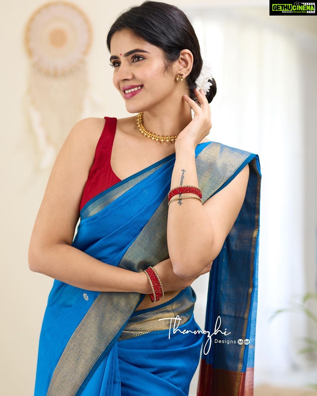 Soundariya Nanjundan Instagram - Elegance🩷 . Sarees- @thenmozhidesigns 📸- @iamvigneshjayakumar Makeover & hairdo- @priyaprabu_artistry Jewelry- @kanakadhara_jewellery @rimliboutique . . . . #soundariyananjundan #sarees #saree #sareelove #fashion #sareelovers #model #sareesofinstagram #ethnicwear #sareeblouse #silksarees #sareefashion #blogger #indianwear #sareeindia #photo #actor #indianfashion #sareedraping #outfit #designersarees #fashionblogger #india #sareelover #sareestyle #instagram #instadaily #instagood #instalike #blogger #fashion #ootd