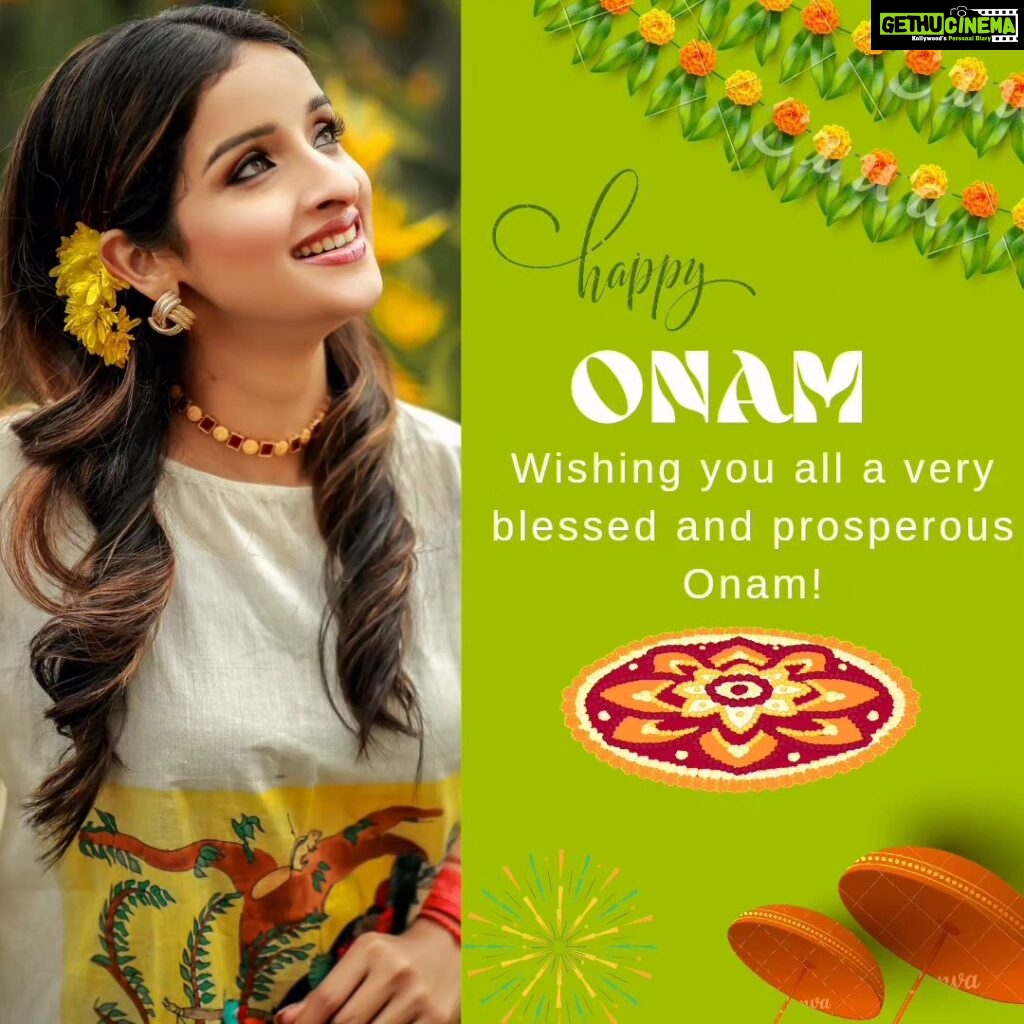 Sowmya Menon Instagram - Wishing You All A Very Blessed & Prosperous Onam❤️❤️🌻