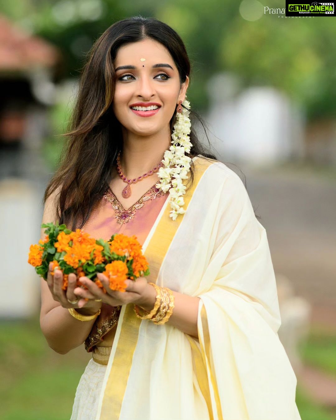 Sowmya Menon - 10.8K Likes - 🌻🦋❤️
📷 @pranavcsubash_photography
👗@asthrafashionhub
#skr #onamseries #happyonam #festival
