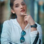 Sowmya Menon Instagram - Aspiring beam of love and light 🦋✨❤️ 📷 @vibethinks 💄 @alsaa_beauty #Hisprincess #shootdays #actorslife