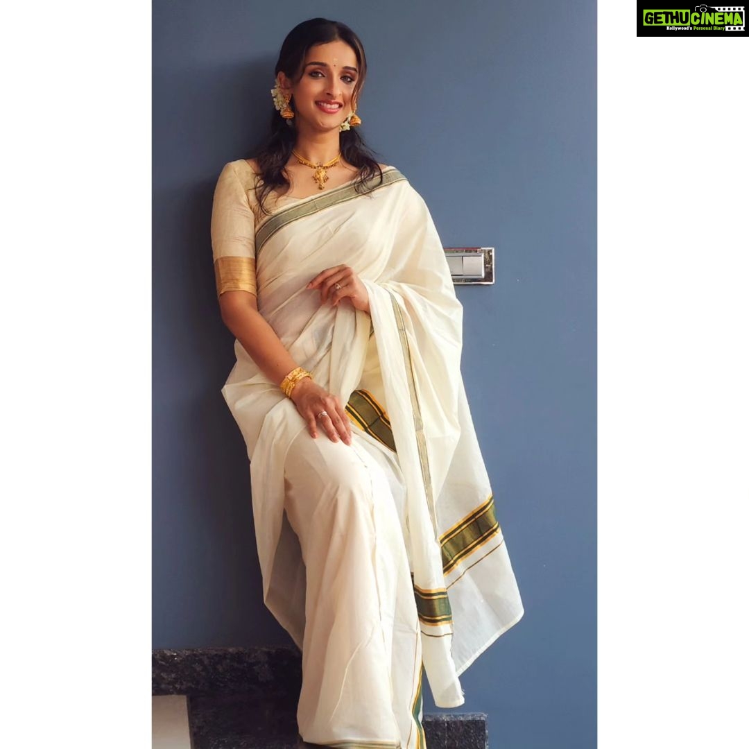 Sowmya Menon - 12.5K Likes - May the divine blessings of Lord Ganesha bring you eternal bliss, prosperity, and good health. I wish you all a very blessed and divine Ganesh Chaturthi and a joyous Atham Onam! ❤️🌸🌻♾️🦋
#HappyAtham #GaneshChaturthi #GanpatiBappaMorya