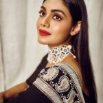 Sreejita De Instagram - Elegance is not about being noticed, it’s about being remembered… Shot by @ashish_sawant__ Styled by @ashnaamakhijani Wearing @garvili #photooftheday #oldisgold #indian #instagram #instagood #instadaily #photoshoot #fashion #instyle #sreejitade