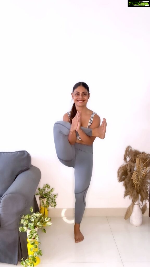 Sreejita De Instagram - Slow and steady…. #yogachallenge #practice #balancechallenge #yogalover #trendingreels #challengeaccepted #trending #instagram #instagood #stayhealthy #yoga #sreejitade