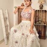 Sreejita De Instagram - Elegance in simplicity… Wearing @labelyogitakadam Shot by @ashish_sawant__ #instaphoto #instagood #instagram #photooftheday #indian #indianwear #festive #sreejitade