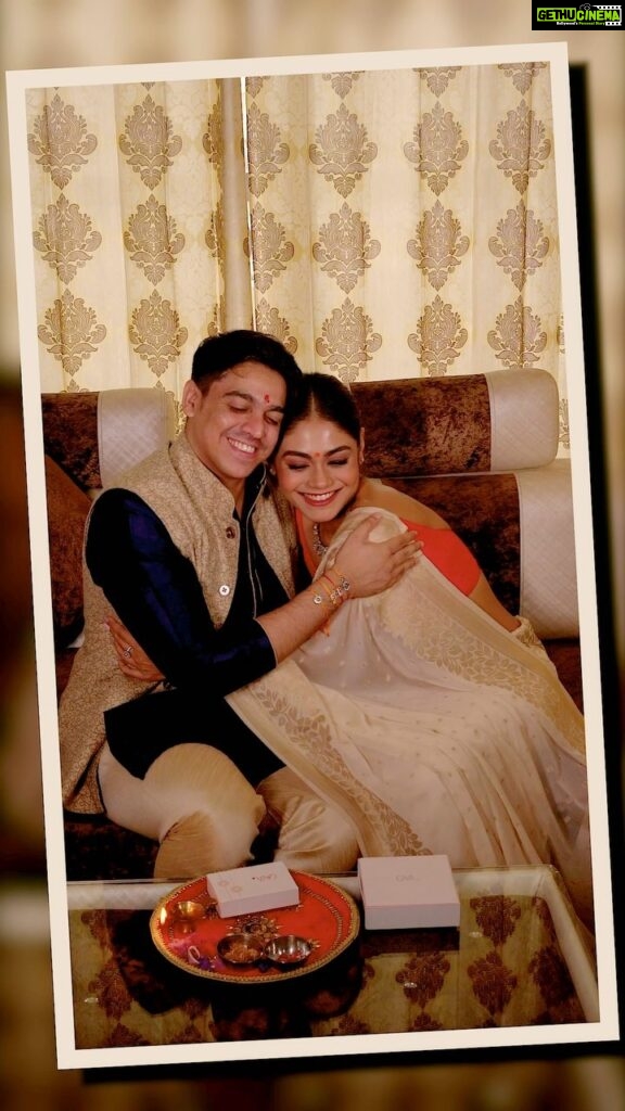 Sreejita De Instagram - Capturing the essence of Rakshabandhan with GIVA’s #TiesOfLove and cherishing the moments that make this festival truly special. To get your hands on their stunning collection, rakhis for your brother and gifts for your sisters use my code TIES15 to avail 15% off on every purchase. #GIVA #GivaJewellery #Minimal #MinimalJewellery #TimelessJewellery #Silver #SilverJewellery #Pendants #Bracelets #Rings #Birthday #Selflove #RakhiWithGIVA #SiblingLove #EleganceAndBond #sreejitade