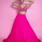 Sreejita De Instagram – Feeling pink! Happy Navratri to everyone 🙏💕

Styling @littlepuffsofhappiness @styleitupwithraavi
PR @mad.micron
Outfit @anishashettyofficial
Earrings @cherryblossom.designs
MUA @akenkshadhal
Photographer @potraitdeewana

#navratri #navratrispecial #indian #indianfashion #indianfestival #indianbride #photoshoot #instagram #sreejitade