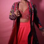 Sreejita De Instagram - Let the eyes do the talking Styling @littlepuffsofhappiness @styleitupwithraavi PR @mad.micron Outfit @anishashettyofficial Earrings @cherryblossom.designs MUA @akenkshadhal Photographer @potraitdeewana #fashion #fashionreels #trendingreels #trending #instareels #instagram #instagood #sreejitade