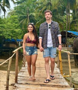 Sreejita De Instagram - You by my side…. ❤️🧿

#goa #birthdaytrip #goabeach #beachlife #beach #beachvibes #palmtrees #bluesky #instagood #instagram #youandme #couplegoals #husbandandwife #sreejitade #michaelblohmpape