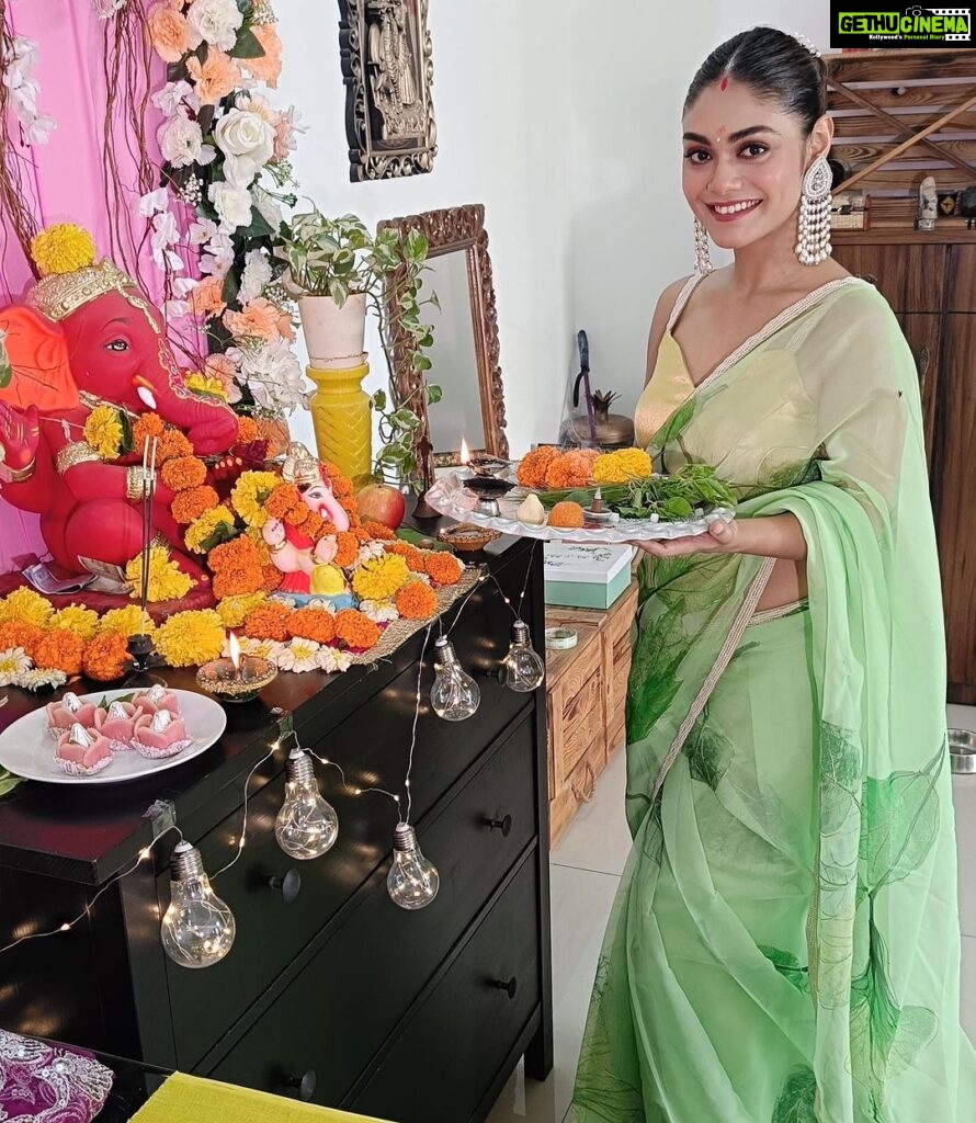 Sreejita De Instagram - You will be missed…. You are always there in our hearts…. ❤️🕉️ Wearing @laado_by_neha Earrings @official_pf_buttons_and_bows #ganpati #ganpatifestival #instagood #instagram #sreejitade