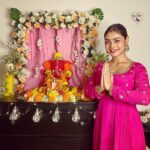 Sreejita De Instagram – Om Ganeshay namah 🕉️🙏🏼🧿❤️

Wearing @springdiariesstore 
@oakpinionpr 

Earrings @kushalsfashionjewellery 

#ganpatibappamorya #ganpati #festive #indian #indianwear #festivemood #instamood #instagram #sreejitade