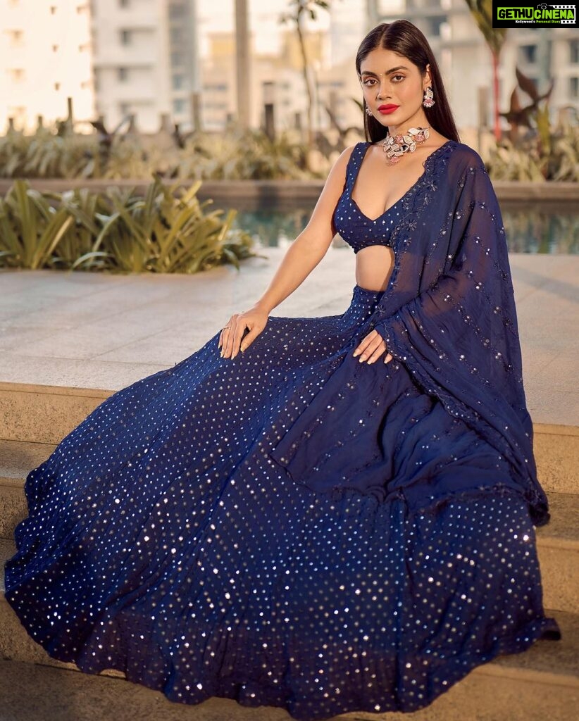 Sreejita De Instagram - Covered in glitter! ✨ Wearing @fittingroomcouture Jewellery @muskaan_designer_jewellery Styled by @ashnaamakhijani Shot by @ashish_sawant__ #fashion #indianwear #sreejitade
