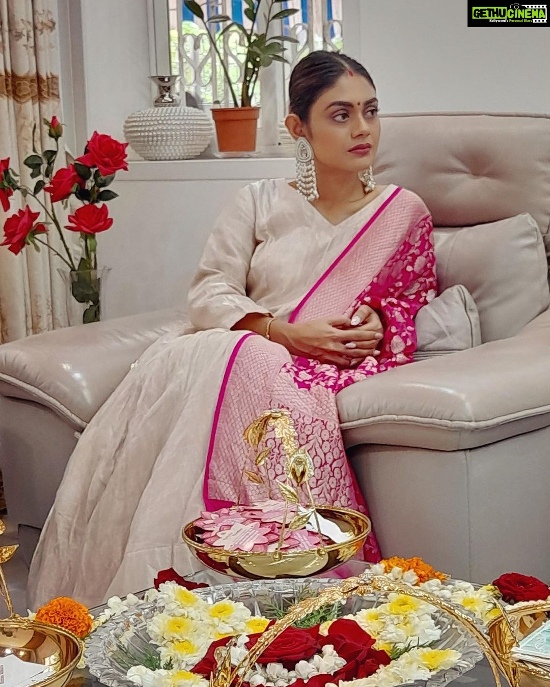 Sreejita De Instagram - Raksha-bandhan with the Bramha kumaris @brahmakumarisindia Thank you so much šš¼ šļø Shanti Wearing @shubhayu2524 #rakshabandhan #rakshabandhanspecial #indian #indianfestival #festivewear #fashion #instagram #instagood #sreejitade