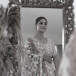 Sreejita De Instagram - Self-admiration… It’s very important. Wearing @rajarani_couture @rajarani_coaching Shot by @lsd.photography.official #photooftheday #photography #indianwear #indianbride #sreejitade #instagram #instagood #instadaily