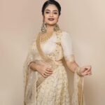 Sreemukhi Instagram - ✨✨✨✨ Styling @greeshma_krishna.k Outfit @maramsclothing_official Jewellery @fashioncurvee PC @manoj_gangula Makeup @nookesh.malla Hair @mahesh_ravulapalli #sreemukhi