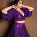 Sreemukhi Instagram - Neethone dance ✨ On @starmaa @endemolshineind ✨ Styling @greeshma_krishna.k Outfit @aarushireddylabel Jewellery @emmadi_silver_jewellery PC @manoj_gangula Makeup @nookesh.malla Hair @mahesh_ravulapalli #sreemukhi #neethonedance #semifinale #starmaa #endemolshine