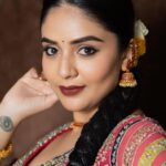 Sreemukhi Instagram - Neethone dance ✨ On @starmaa @endemolshineind ✨ Styling @greeshma_krishna.k Outfit @neerusindia Jewellery @pretty.jewelbox PC @manoj_gangula Makeup @nookesh.malla Hair @mahesh_ravulapalli #sreemukhi #neethonedance #semifinale #starmaa #endemolshine