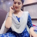 Sreemukhi Instagram - Clearing some drafts! 🫣😂 Break time on sets of Bhola Shankar!✨ #sreemukhi #reels #fun #shootbreakreels