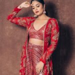 Sreemukhi Instagram - Bhola Shankar ✨❤️ Promotions ✨❤️ Styling @greeshma_krishna.k Outfit @swarna_reddys Earrings @emmadi_silver_jewellery PC @manoj_gangula Makeup @nookesh.malla Hair @mahesh_ravulapalli #bholashankar #promotions #sreemukhi #bholashankaronaug11th