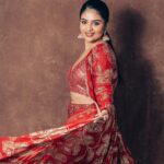 Sreemukhi Instagram - Bhola Shankar ✨❤️ Promotions ✨❤️ Styling @greeshma_krishna.k Outfit @swarna_reddys Earrings @emmadi_silver_jewellery PC @manoj_gangula Makeup @nookesh.malla Hair @mahesh_ravulapalli #bholashankar #promotions #sreemukhi #bholashankaronaug11th