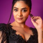 Sreemukhi Instagram - Black magic! 🖤✨🧿 Styling @greeshma_krishna.k Outfit @indusuresh_p PC @rollingcaptures Makeup @nookesh.malla Hair @mahesh_ravulapalli #sreemukhi #neethonedance #starmaa