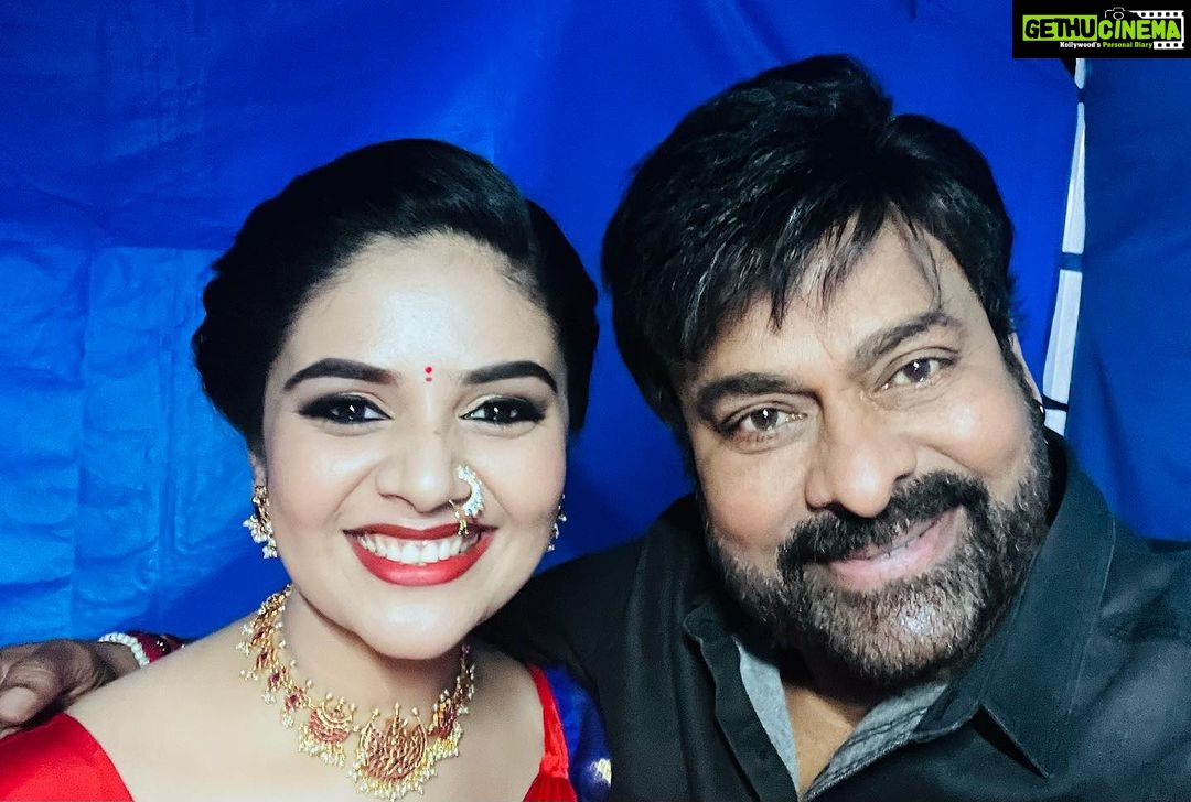 Sreemukhi Instagram - Happy birthday MEGASTAR CHIRANJEEVI GARU ❤️🫡 Happy birthday to Telugu cinema and grace! Ayina era lo puttadam memu cheskuna adrustam! Inspiration to many aspiring actors, writers and directors. Like I always say manishi mathrame kadu manasu kuda megastar! I wish you happiness, good health and many more films sir! I love you ❤️😍🧿 #happybirthdaychiranjeevigaru #megastarchiranjeevigaru #megaday