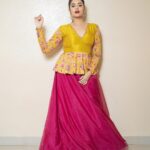 Sreemukhi Instagram - Neethone dance ✨ On @starmaa @endemolshineind ✨ Styling @greeshma_krishna.k Outfit @aarushireddylabel Earrings @fashioncurvee PC @manoj_gangula Makeup @nookesh.malla Hair @mahesh_ravulapalli #sreemukhi #neethonedance #starmaa