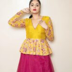 Sreemukhi Instagram - Neethone dance ✨ On @starmaa @endemolshineind ✨ Styling @greeshma_krishna.k Outfit @aarushireddylabel Earrings @fashioncurvee PC @manoj_gangula Makeup @nookesh.malla Hair @mahesh_ravulapalli #sreemukhi #neethonedance #starmaa
