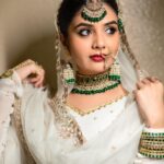 Sreemukhi Instagram - Retro feels for “Neethone Dance” ✨✨ Styling @greeshma_krishna.k Outfit @maramsclothing_official Jewellery @thetrinkaholic Bangles @emmadi_silver_jewellery PC @rt__photography_rt Makeup @nookesh.malla Hair @mahesh_ravulapalli #sreemukhi #neethonedance #starmaa #retro