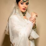Sreemukhi Instagram - Retro feels for “Neethone Dance” ✨✨ Styling @greeshma_krishna.k Outfit @maramsclothing_official Jewellery @thetrinkaholic Bangles @emmadi_silver_jewellery PC @rt__photography_rt Makeup @nookesh.malla Hair @mahesh_ravulapalli #sreemukhi #neethonedance #starmaa #retro