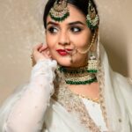 Sreemukhi Instagram - Retro feels for “Neethone Dance” ✨✨ Styling @greeshma_krishna.k Outfit @maramsclothing_official Jewellery @thetrinkaholic Bangles @emmadi_silver_jewellery PC @rt__photography_rt Makeup @nookesh.malla Hair @mahesh_ravulapalli #sreemukhi #neethonedance #starmaa #retro