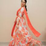 Sreemukhi Instagram - ASMP ✨ Styling @harinireddym Outfit @nsdesignerstudios Jewellery @fashioncurvee PC @manoj_gangula Makeup @nookesh.malla Hair @mahesh_ravulapalli #sreemukhi #aadivaaramwithstarmaaparivaaram #starmaa