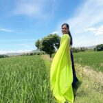 Sreemukhi Instagram - Sri Kalahasti ✨ Gudimallam ✨ Outfit @sreha_designer_studio #srikalahasti #gudimallam #devotionaltrip #bliss Srikalahasti, India
