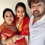 Sreemukhi Instagram - Govinda Govinda! ✨🧿🙏🏻 Had an amazing Darshanam at Tirumala this morning! 🥹 @rojaselvamani such an amazing human being ❤️ Thank you so much amma ❤️🥰 #blessed #tirumala #tirupati Tirumala Tirupati Devasthanam