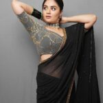 Sreemukhi Instagram - Neethone dance 🖤✨ Outfit @gummadidalashashi.label Jewellery @emmadi_silver_jewellery PC @epics_by_pradeep Make up @nookesh.malla Hair @mahesh_ravulapalli #neethonedance #starmaa #sreemukhi