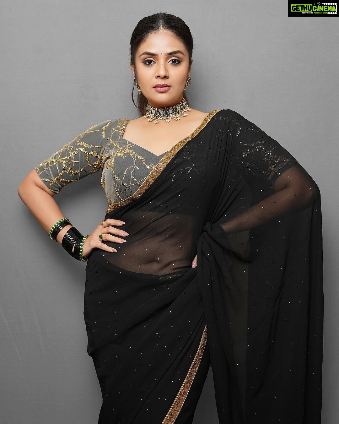 Sreemukhi Instagram - Neethone dance 🖤✨ Outfit @gummadidalashashi.label Jewellery @emmadi_silver_jewellery PC @epics_by_pradeep Make up @nookesh.malla Hair @mahesh_ravulapalli #neethonedance #starmaa #sreemukhi