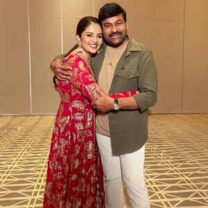 Sreemukhi Instagram - Bhola ji ❤️❤️❤️❤️❤️ I love you! 🥰❤️ #megastar #chiranjeevigaru #bholaji #bholashankar #blessed