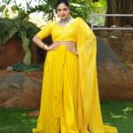 Sreemukhi Instagram - Neethone dance ❤️✨ Outfit @gummadidalashashi.label Earrings @emmadi_silver_jewellery PC @epics_by_pradeep Make up @nookesh.malla Hair @mahesh_ravulapalli #neethonedance #starmaa #sreemukhi