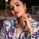Sreemukhi Instagram - ASMP ✨ On @starmaa @play_media_creations Outfit @whencut_goddamn Styled by @harinireddym Jewellery @houseofqc PC @rt__photography_rt Makeup @nookesh.malla Hair @mahesh_ravulapalli #sreemukhi #starmaa #aadivaaramwithstarmaaparivaaramstarwars